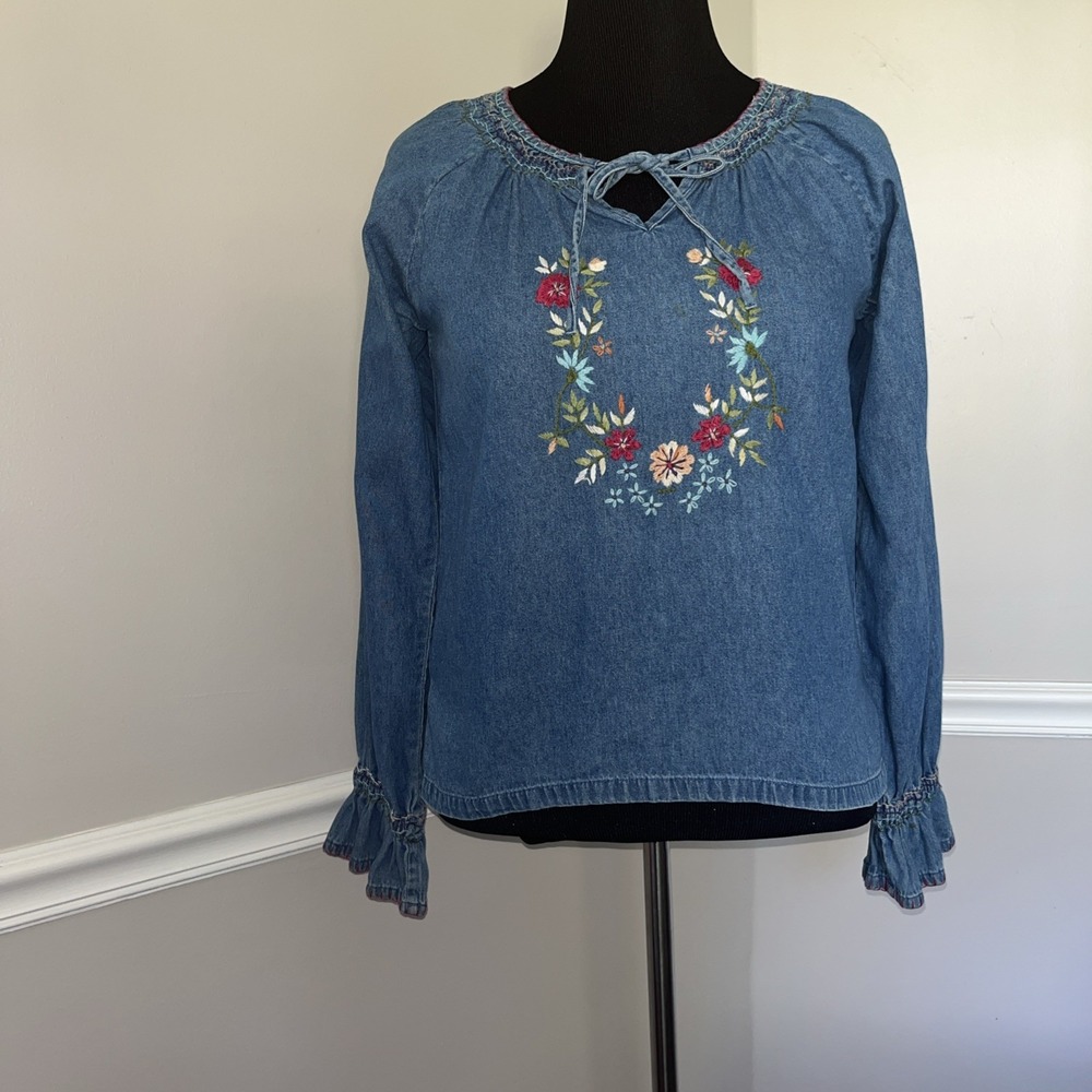 New Directions Floral Embroidered Top Size Small Blue Cotton‎ Tie Neck Denim